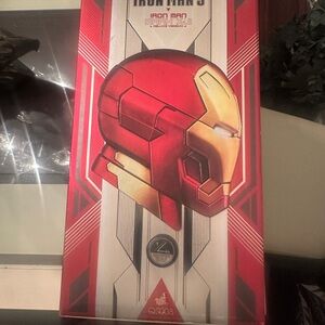 1/4 Scale Iron Man Mark XLIII Hot Toys
